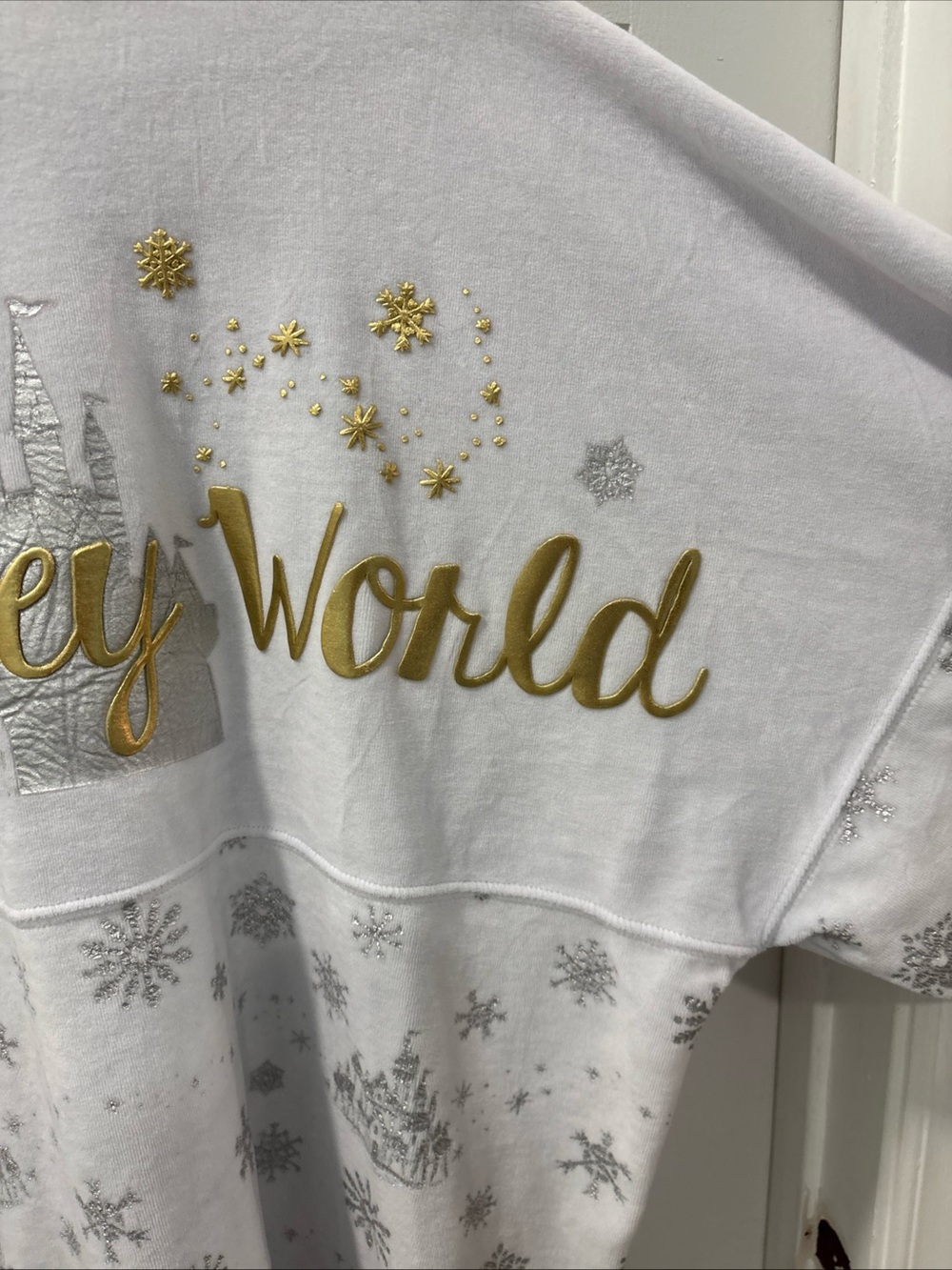 Walt Disney World Spirit Jersey Size L Velour Christmas Gold Silver Castle NWOT - Picture 4 of 9